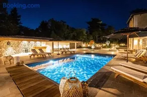 Villa Hugon piscine chauffée surplombant l'Ardèche - Image 1