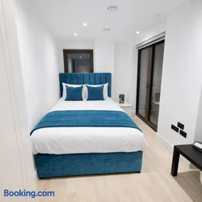 Greenstreet Apartment in London - Image 4