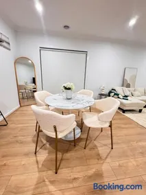 Ari Luxe Retreat - Image 2