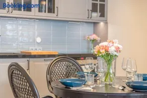 Modern, bright and welcoming oceanfront apartment - Image 4