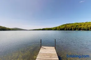 Cabin on Long Pond - Image 3