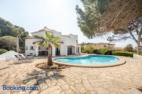 Gigantische Villa mit Meerblick, Panoramablick & Pool-Oase - Image 1