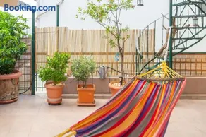 The HostMaster Ethnic Touch Feel Studio - Image 1