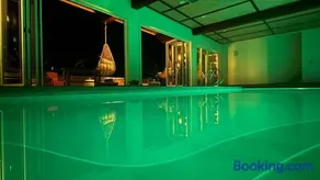 Private Oasis - Heated Indoor Pool - Sauna - Image 3
