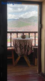 Cozy Andean Home with Balcony - Image 1