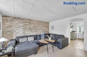 Charming Holiday Home With Plenty Of Space - Image 4