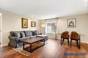 Lakewood Luxury - Pool - Hot Tub - Walk to Town - Family Friendly - Image 3