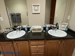 Spacious Condo Minutes to Cedar Point - Image 3