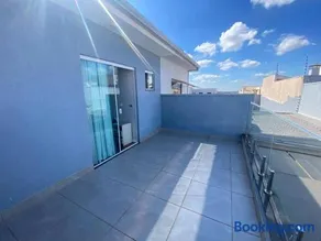 Quarto Em Sobrado - Banheiro INDIVIDUAL, Garagem Coberta e TV com streamings - Image 2