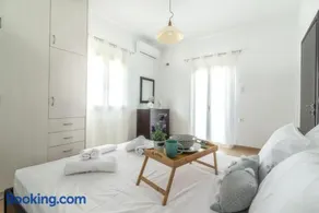 Ceronia Renovated House near the Beach - Image 5