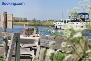 Smuk Bell Tent Glamping nabij het water in Friesland - Image 1