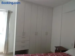 Departamento Céntrico en Beaterio de 3 Dormitorios Sala con Balcon Seguridad 24 7 - Image 4