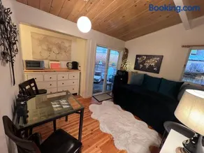 Arcata Forest Retreat Peaceful Redwood Suite 5 min to Downtown Arcata w Private Patio Fountain & Fire Pit - Image 2