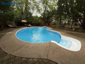 Spacious 4-Bedrooms Friendly House-Pool-Parking - Image 1