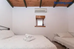 Gioia Traditional House - Image 2
