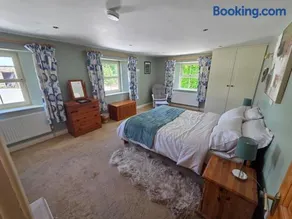 Charming Farm Cottage Near Lough Derg - Image 3