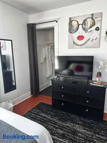 Modern Chic CoCo Chanel Inspired * Biz Friendly * Close To All - Image 5