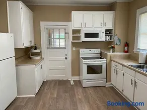 Sleeps 6, 3BR House, Fenced Yard, Pets Welcome - Mins to Motor Speedway - Image 3