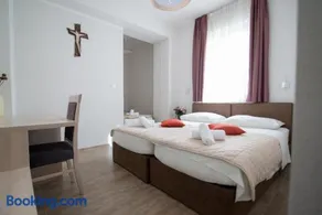 Hotel Olivia - Image 2