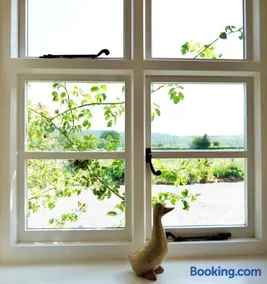 Country Cottage with Far Reaching Views - Image 4