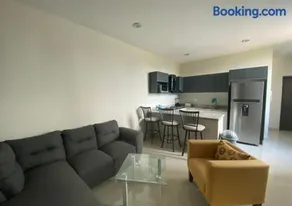 Departamento en Zona Dorada - Image 2