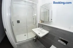 4 Middlecombe - Luxury Apartment at Byron Woolacombe, only 4 minute walk to Woolacombe Beach! - Image 3