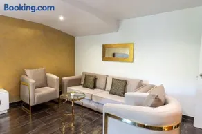 Luxury Vacation Villa - Image 2