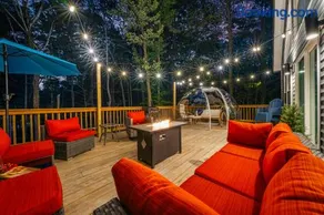 Chalet with Hot Tub, Game, Movie Room, Lake and Pool Access - Image 3