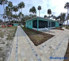 The Bungalows on Lake Griffin - Image 2