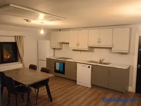 Adies Bar & Restaurant - Image 2