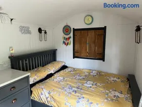 A Snuggles hut - Image 2