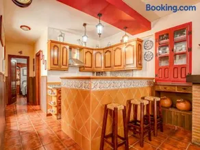 Cosy holiday home in Villanueva de Tapia with garden - Image 5