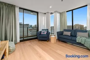 Executive Edge City 2 Bed Apartment with Car park - Image 4