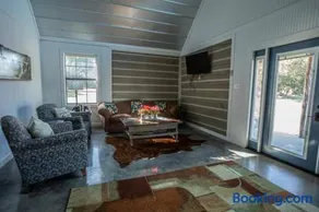 Saddle Creek Cabins - Image 1