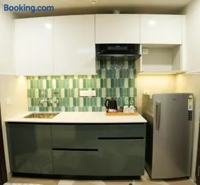 QuickIn Stayz Near Paras Hospital Golf Course Rd Sector 43 Gurgaon - Image 2
