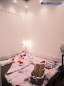 Centrally Located Relaxing Place - Image 5