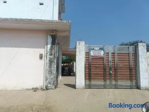 Awadhesh Home Stay - Image 1