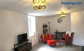 Marine Cottage, family & pet friendly, relaxing & spacious, where the sun, sea and sand meets walks and adventure in Barmouth - Image 5