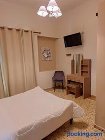 Ermis Hotel - Image 4