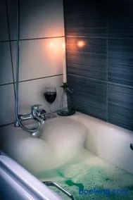 Cuckoo Barn Lodge - Image 3