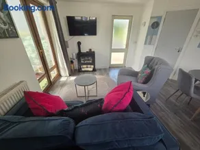 Beautiful small home - Image 5