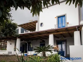 Villa Insolia - Image 1
