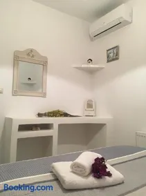 Diavrouxas House in Sifnos - Image 2
