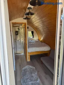 Springfield oaks Glamping Pod - Image 3
