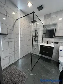 ML Place 5 - Image 1