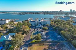 Harbor Cove 404 - Image 1