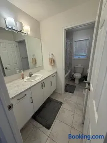 Short Term Cozy Stay in Beautiful Fergus - Image 4