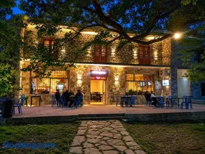 Peshtura Hotel - Image 1