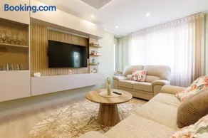 Modern apartment with a view of Pirin - Image 2
