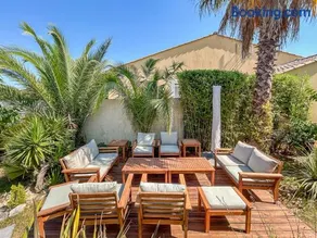 Maison spacieuse, piscine parking privé & jardin - Image 4
